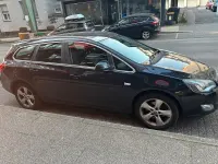 Gebraucht Opel Astra 125 PS (91 kW) 2011 Schwarz Kombi