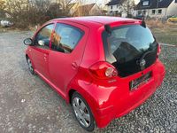 Gebraucht Toyota Aygo Cool 68 PS (50 kW) 2006 Rot Kleinwagen