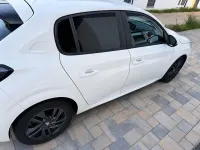 Gebraucht Peugeot 208 Active 101 PS (74 kW) 2021 Weiß Kleinwagen