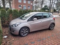 Gebraucht Hyundai ix20 Space Plus 125 PS (91 kW) 2017 Silber Kleinwagen