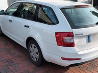 Gebraucht Skoda Octavia Active 105 PS (77 kW) 2014 Weiß Kleinwagen