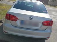 Second-hand VW Jetta 105 CP (77 kW) 2012 Argintiu Berlinǎ