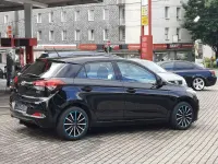 Gebraucht Hyundai i20 Style 101 PS (74 kW) 2017 Schwarzuni Limousine