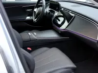 Gebraucht Mercedes E220 197 PS (144 kW) 2024 Silber Limousine