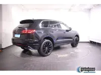 Gebraucht VW Touareg Atmosphere 286 PS (210 kW) 2023 Schwarz / deep black (metallic) SUV