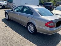 Gebraucht Mercedes E200 Elegance 184 PS (135 kW) 2006 Beige Limousine