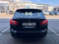 Gebraucht BMW 218 150 PS (110 kW) 2018 Saphirschwarz Van / Kleinbus