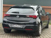 Używany Opel Astra Edition 145 KM (106 kW) 2021 Czarny Sedan/Limuzyna