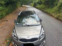 Gebraucht Kia Carens 140 PS (102 kW) 2013 Silber Van / Kleinbus