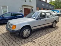 Usata Mercedes E250 90 CV (66 kW) 1986 Grigio Berlina