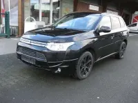 Gebraucht Mitsubishi Outlander P-HEV Basis 121 PS (88 kW) 2013 Schwarz SUV