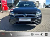 Gebraucht VW Tiguan Allspace Life 150 PS (110 kW) 2023 Deep black pearlescent SUV