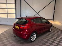 Gebraucht Ford Fiesta Titanium 101 PS (74 kW) 2017 Rot Limousine