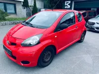 Gebraucht Toyota Aygo 68 PS (50 kW) 2009 Rot Kleinwagen