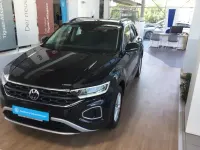 Gebraucht VW T-Roc Life 116 PS (85 kW) 2025 Deep black perleffekt (metallic) SUV