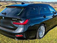 Gebraucht BMW 330e Sport Line 292 PS (214 kW) 2022 Schwarz Kombi