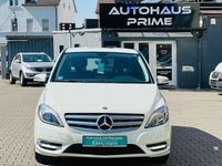 Gebraucht Mercedes B180 109 PS (80 kW) 2013 Calcitweiss/zirrusweiss Van / Kleinbus