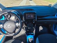 Gebraucht Toyota Aygo X-wave 69 PS (50 kW) 2016 Blau Kleinwagen