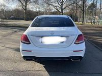 Gebraucht Mercedes E220 AMG line 194 PS (142 kW) 2018 Weiß Limousine