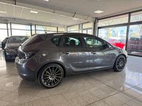 Gebraucht Opel Astra 116 PS (85 kW) 2011 Grau Limousine