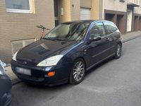 Second-hand Ford Focus 116 CP (85 kW) 2001 Albastru Berlinǎ