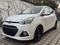 Gebraucht Hyundai i10 Trend 67 PS (49 kW) 2015 Weiß Kleinwagen
