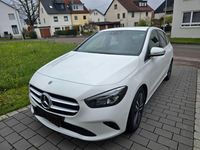 Gebraucht Mercedes B200 163 PS (119 kW) 2023 Weiß Van / Kleinbus
