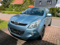 Gebraucht Hyundai i20 Style 101 PS (74 kW) 2009 Blau Kleinwagen