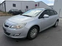 Gebraucht Opel Astra Selection 95 PS (69 kW) 2011 Argon silber/ice silver (m2) Kombi