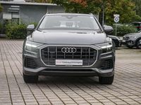 Gebraucht Audi Q8 Ambiente 381 PS (280 kW) 2022 Samuraigrau SUV