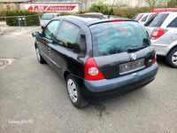 Używany Renault Clio II 75 KM (55 kW) 2005 Czarny Hatchback