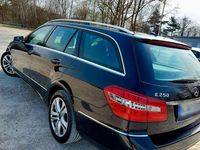 Gebraucht Mercedes E250 Avantgarde 204 PS (150 kW) 2011 Schwarz Kombi