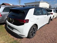 Gebraucht VW ID.3 Pro 150 kW (204 PS) 2023 Gletscherweiß metallic Kleinwagen