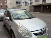 Gebraucht Opel Corsa 80 PS (58 kW) 2009 Silber Kleinwagen