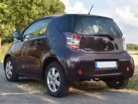 Gebraucht Toyota iQ 68 PS (50 kW) 2009 Violett Kleinwagen