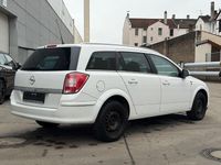 Gebraucht Opel Astra Edition 116 PS (85 kW) 2010 Weiß Kombi