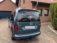 Gebraucht VW Caddy Highline 150 PS (110 kW) 2017 Grün Van / Kleinbus