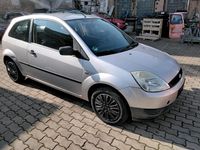 Gebraucht Ford Fiesta 75 PS (55 kW) 2004 Silber Kleinwagen
