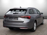 Neu Skoda Octavia Essence 116 PS (85 kW) 2025 Grau Kombi