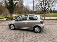 Gebraucht Toyota Yaris 105 PS (77 kW) 2003 Silber Kleinwagen