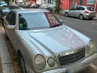 Gebraucht Mercedes E200 Elegance 136 PS (100 kW) 1999 Silber Limousine