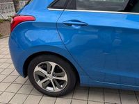 Gebraucht Hyundai i30 Passion Plus 135 PS (99 kW) 2016 Blau Limousine