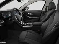 Gebraucht BMW 320 Sport Line 190 PS (139 kW) 2023 Weiß Limousine