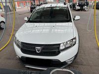 Gebraucht Dacia Sandero Stepway 90 PS (66 kW) 2014 Weiß SUV