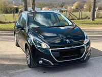 Gebraucht Peugeot 208 83 PS (61 kW) 2019 Schwarz Kleinwagen
