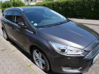 Gebraucht Ford Focus Titanium 125 PS (91 kW) 2018 Grau Kombi