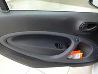 Gebraucht Smart ForTwo Coupé 60 kW (82 PS) 2022 Tridion sicherheitszelle in weiß Coupé