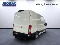 Gebraucht Ford Transit Trend 131 PS (96 kW) 2022 Weiß Limousine