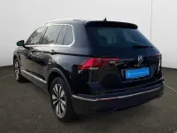 Gebraucht VW Tiguan Move 150 PS (110 kW) 2023 Schwarz SUV