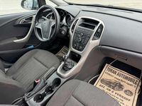 Gebraucht Opel Astra Design Edition 87 PS (63 kW) 2012 Silbersee/perl silber (m2) Kleinwagen